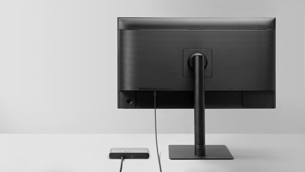 Thunderbolt monitor with dock